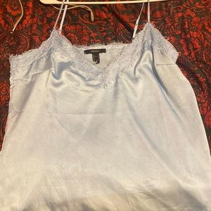 I’m selling this cute lace top